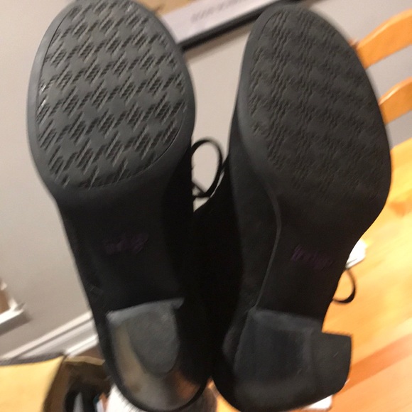 Great comfy black bootie! - Picture 3 of 6